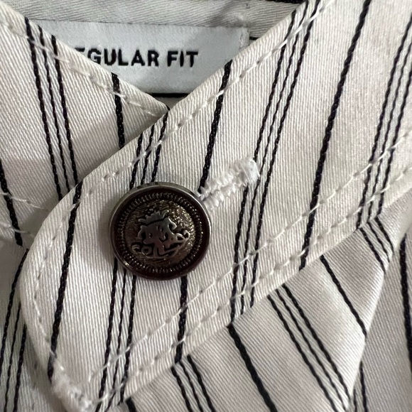 ZARA White Button-Up M with Detailed Buttons - Picture 3 of 5
